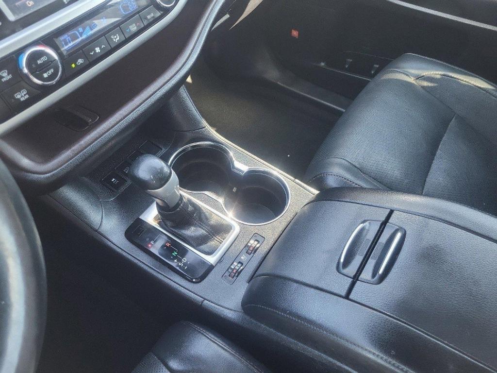 used 2016 Toyota Highlander Hybrid car, priced at $19,980