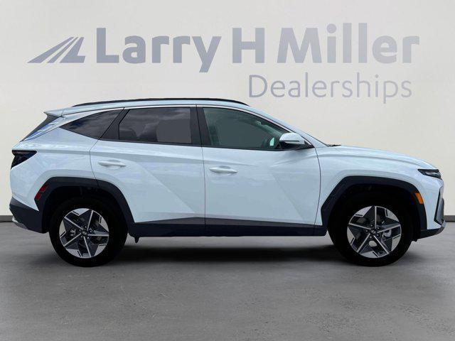 new 2025 Hyundai TUCSON Hybrid car, priced at $35,914
