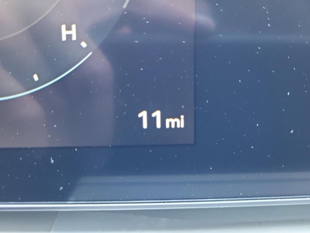 new 2025 Hyundai TUCSON Hybrid car, priced at $34,361