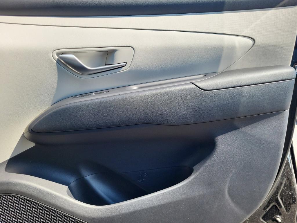 new 2025 Hyundai TUCSON Hybrid car, priced at $34,361