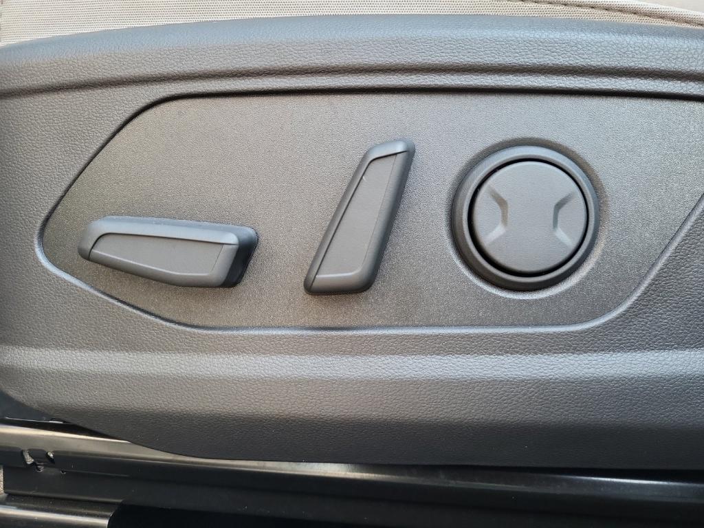 new 2025 Hyundai TUCSON Hybrid car, priced at $34,361