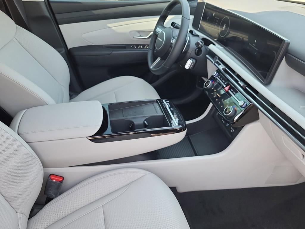 new 2025 Hyundai TUCSON Hybrid car, priced at $34,361