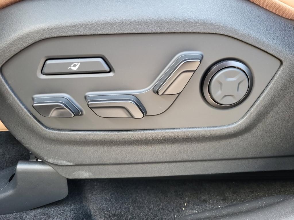 new 2026 Hyundai SANTA FE HEV car, priced at $53,627