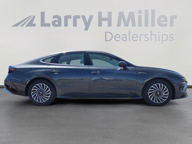 new 2025 Hyundai Sonata Hybrid car, priced at $31,656