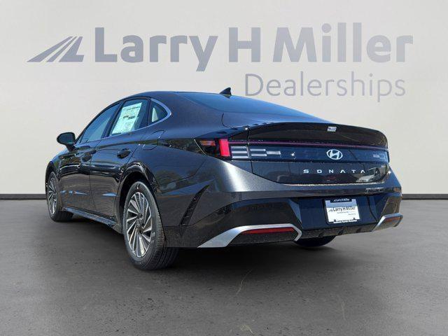 new 2025 Hyundai Sonata Hybrid car, priced at $32,156