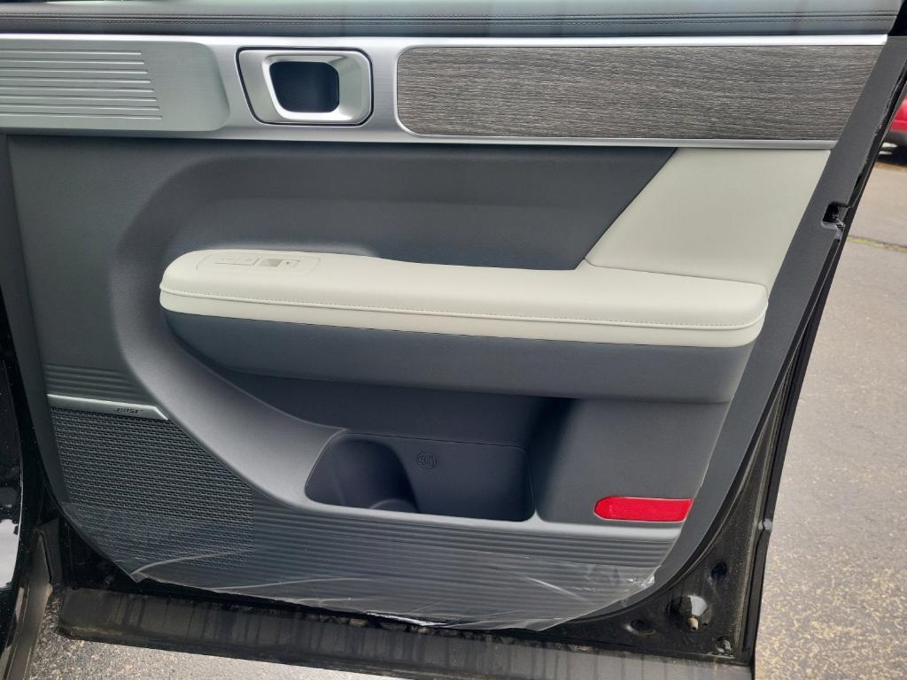new 2025 Hyundai Santa Fe car, priced at $42,257