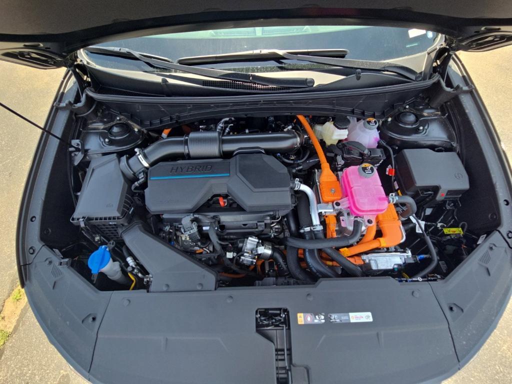 new 2025 Hyundai TUCSON Hybrid car, priced at $34,361