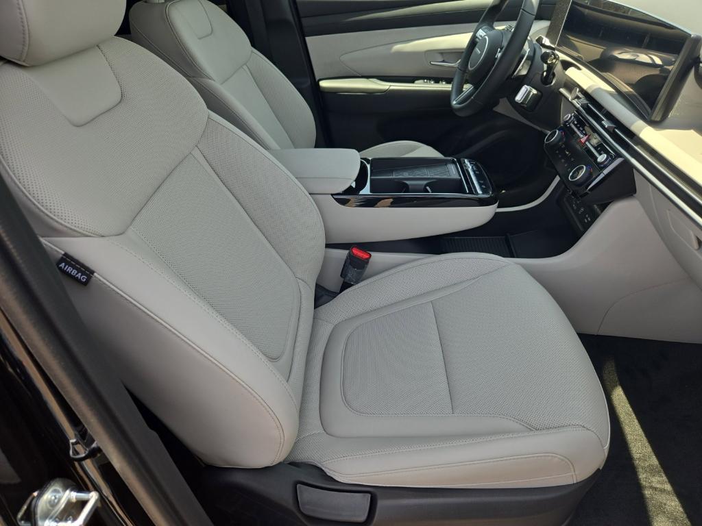 new 2025 Hyundai TUCSON Hybrid car, priced at $37,207