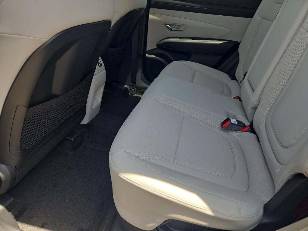 new 2025 Hyundai TUCSON Hybrid car, priced at $37,207