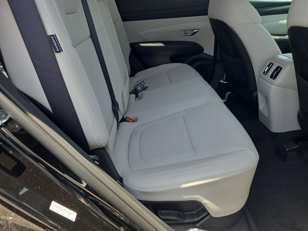 new 2025 Hyundai TUCSON Hybrid car, priced at $37,207