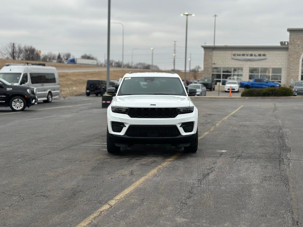 new 2025 Jeep Grand Cherokee car, priced at $43,354