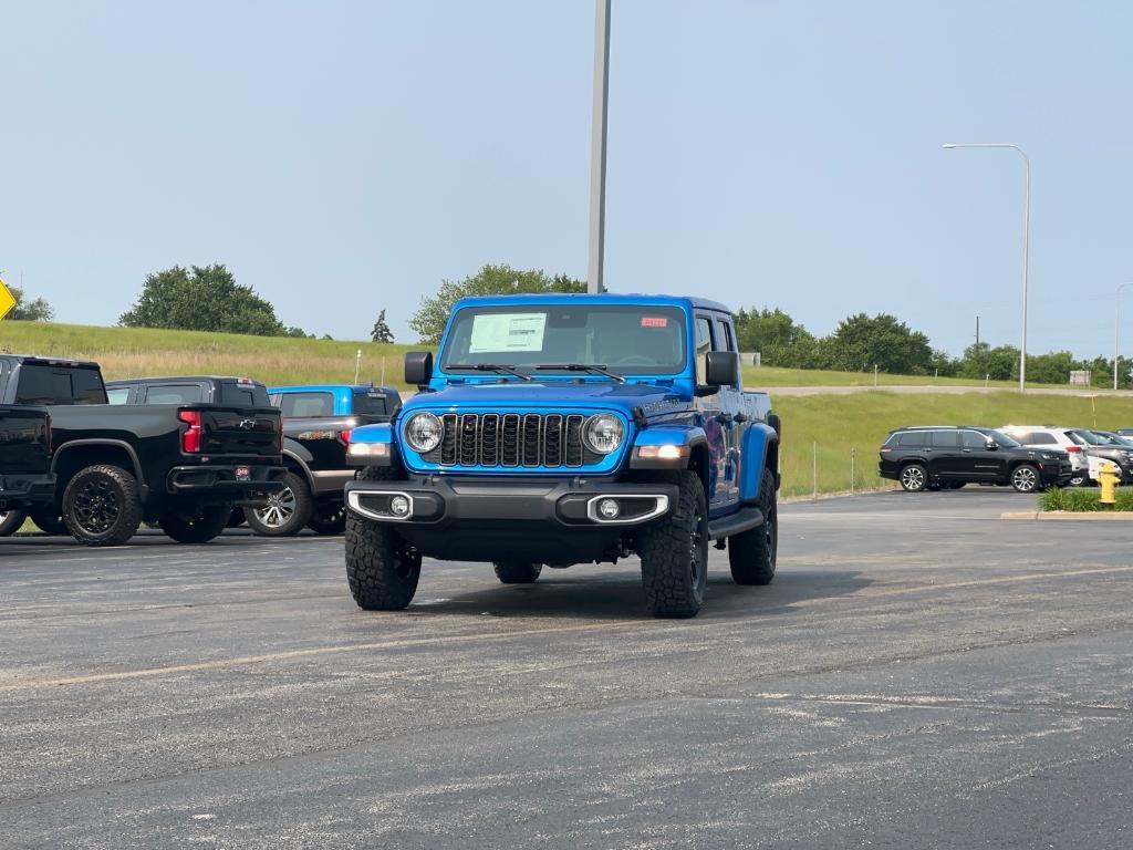 new 2025 Jeep Gladiator car, priced at $45,183