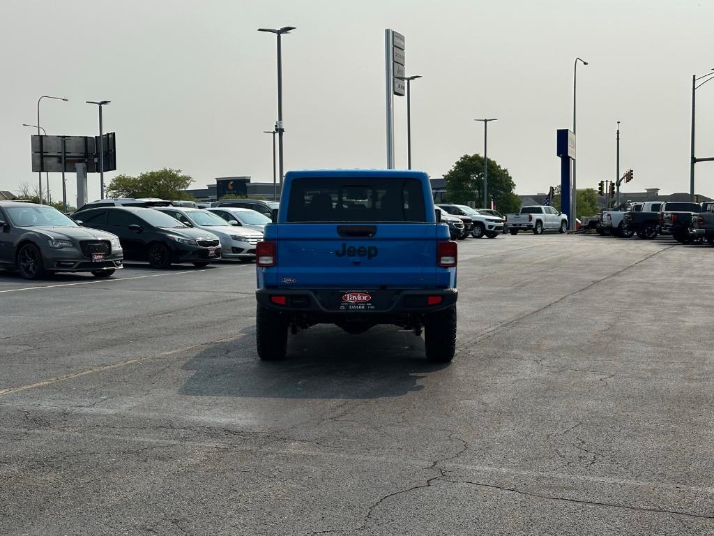 new 2025 Jeep Gladiator car, priced at $45,183