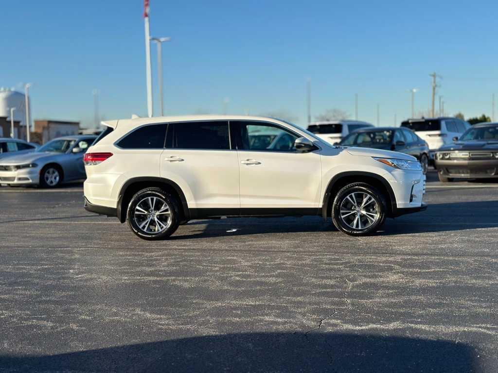 used 2019 Toyota Highlander car, priced at $25,926