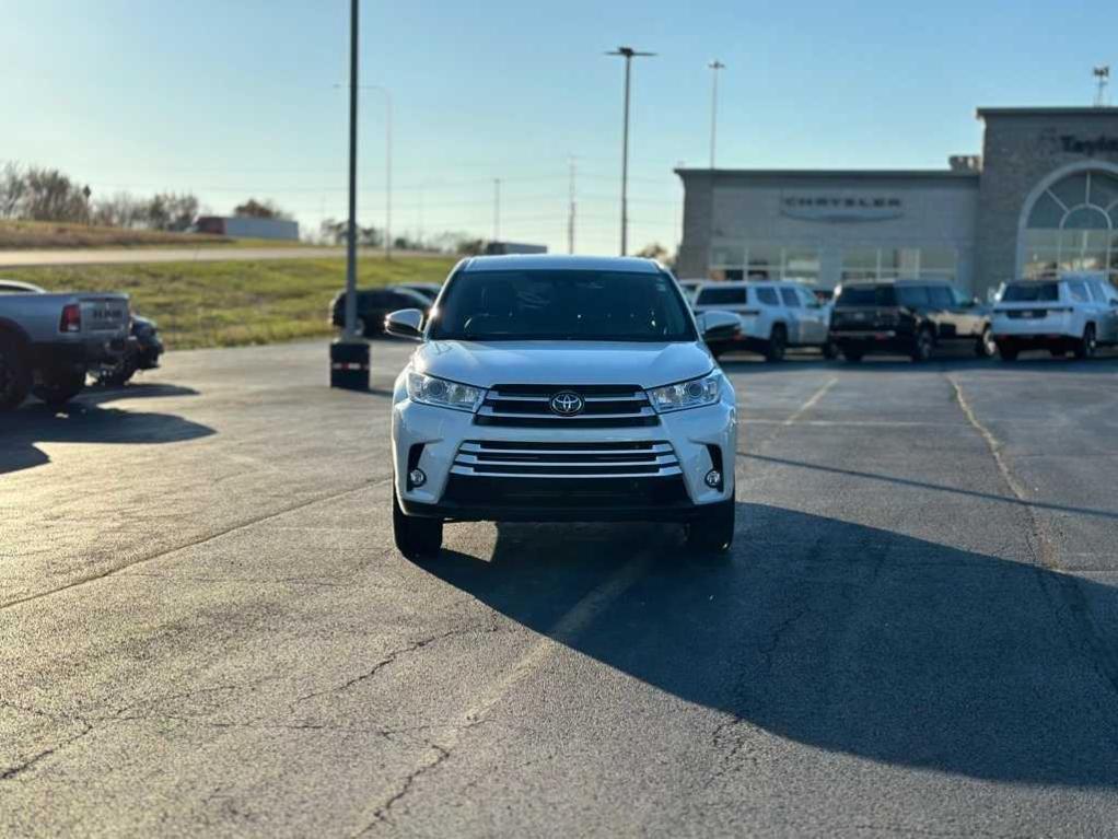 used 2019 Toyota Highlander car, priced at $25,926