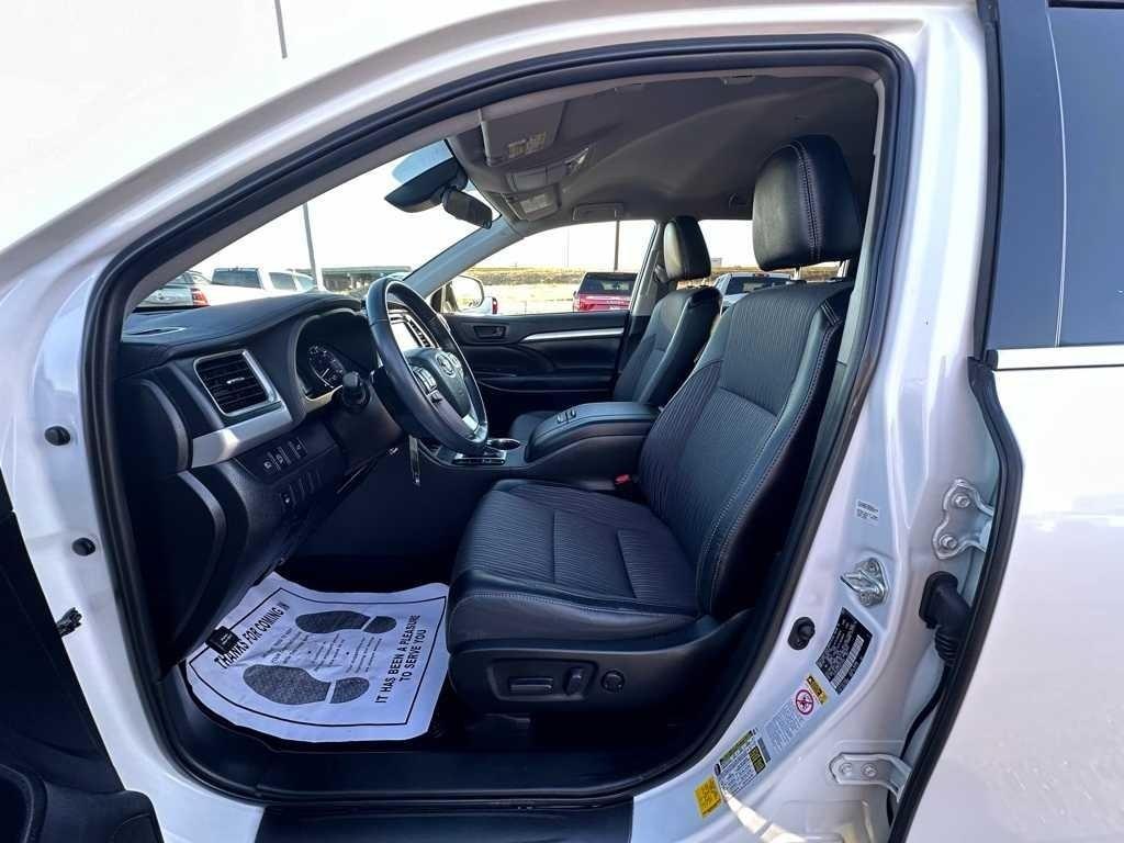 used 2019 Toyota Highlander car, priced at $22,995