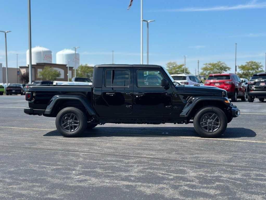 new 2024 Jeep Gladiator car, priced at $48,422