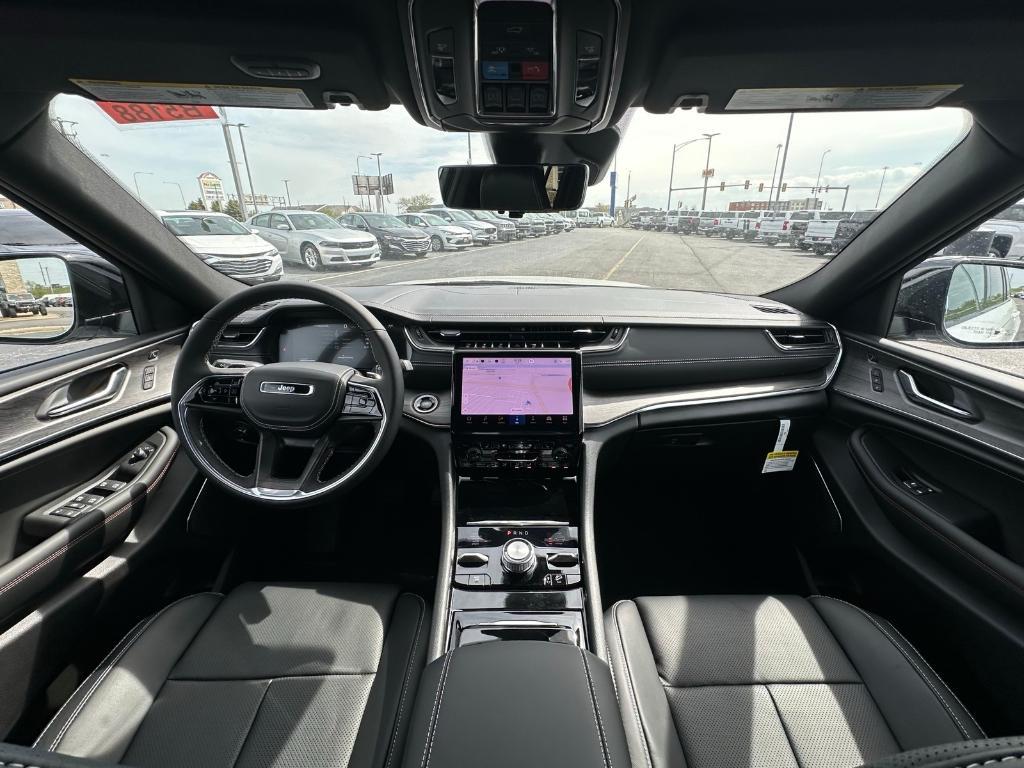 new 2025 Jeep Grand Cherokee car, priced at $60,102