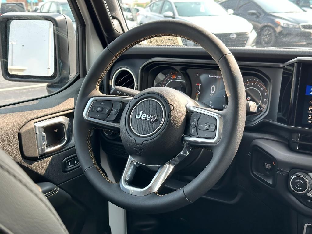 new 2025 Jeep Wrangler car, priced at $48,038