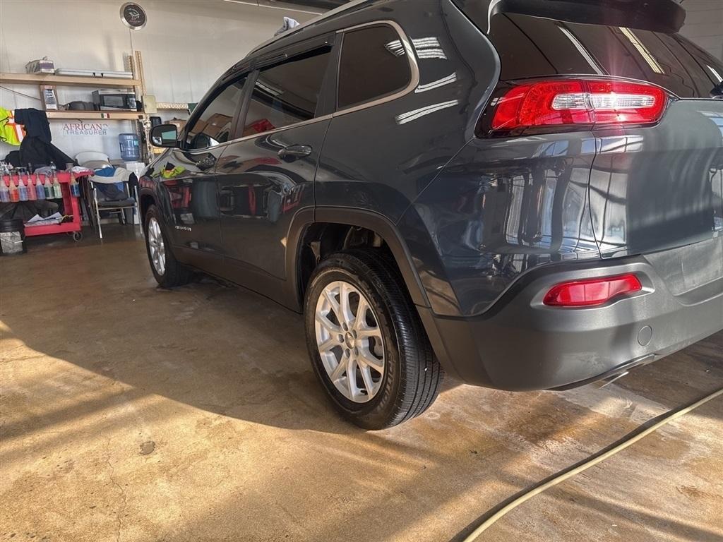 used 2018 Jeep Cherokee car, priced at $16,806