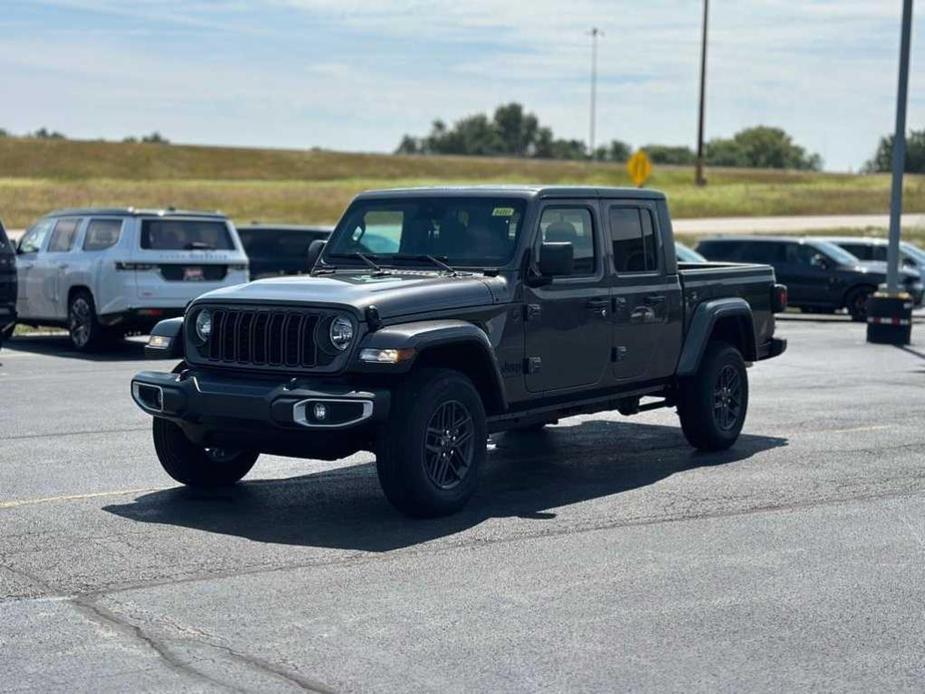 new 2024 Jeep Gladiator car, priced at $43,591