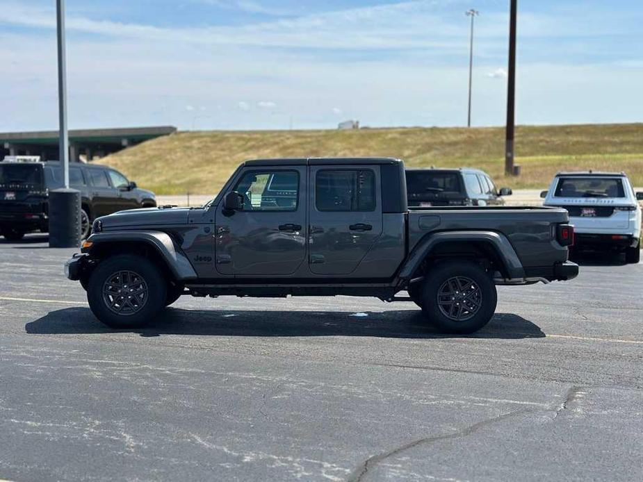 new 2024 Jeep Gladiator car, priced at $43,591