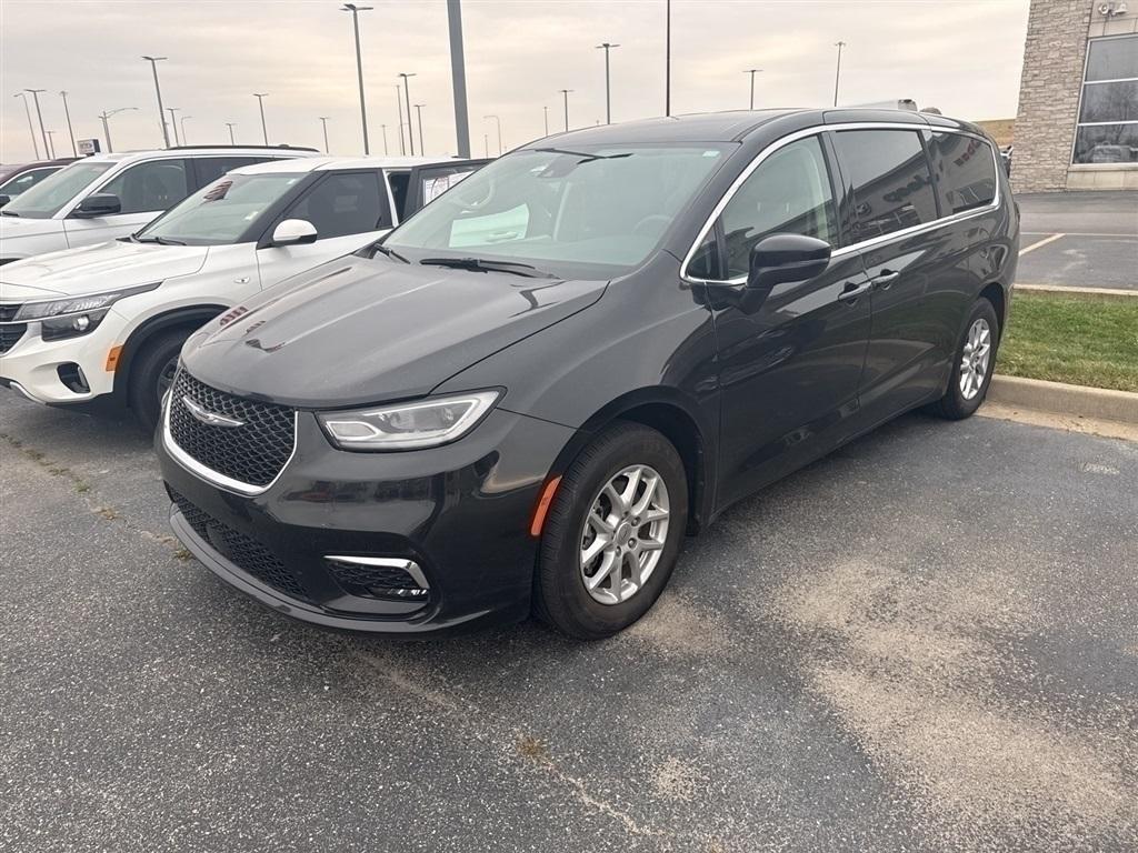 used 2023 Chrysler Pacifica car, priced at $25,555