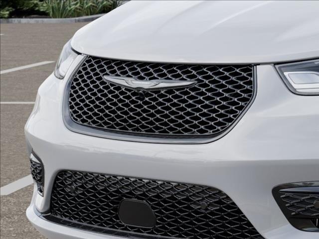 new 2025 Chrysler Pacifica car, priced at $39,816