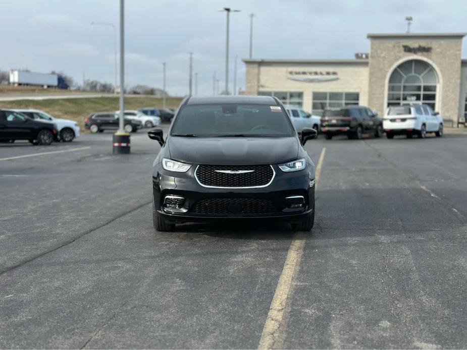 new 2025 Chrysler Pacifica car, priced at $46,777