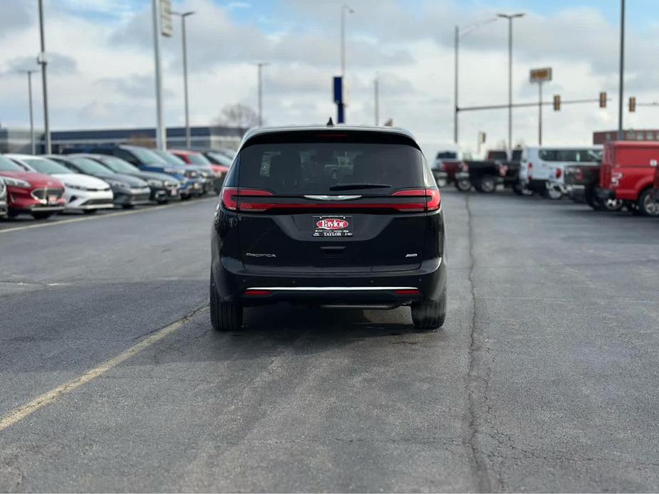 new 2025 Chrysler Pacifica car, priced at $46,777