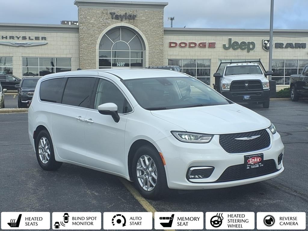 used 2023 Chrysler Pacifica car, priced at $23,886