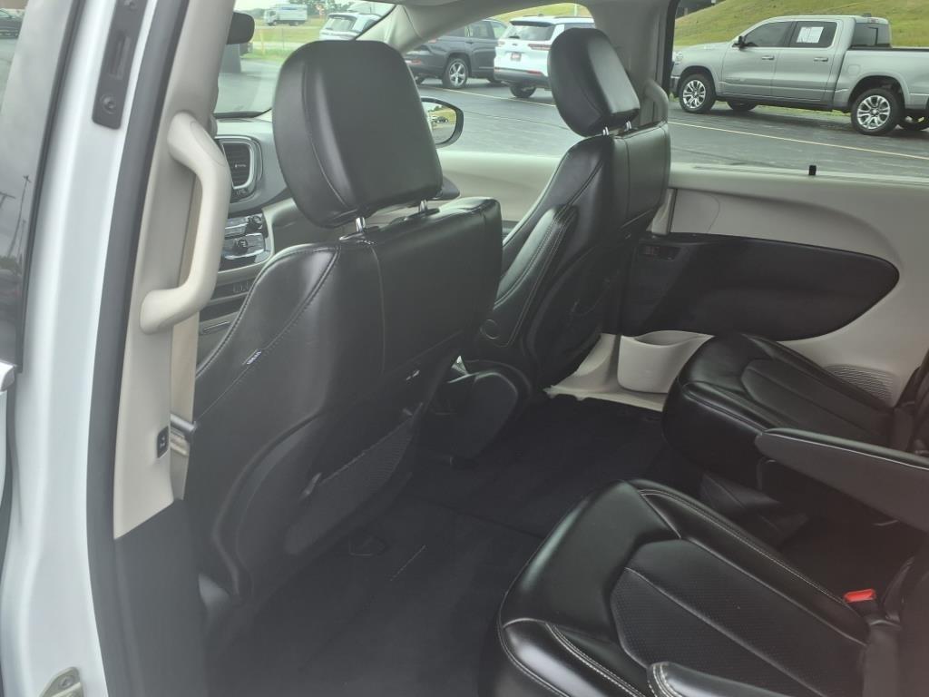 used 2023 Chrysler Pacifica car, priced at $23,886