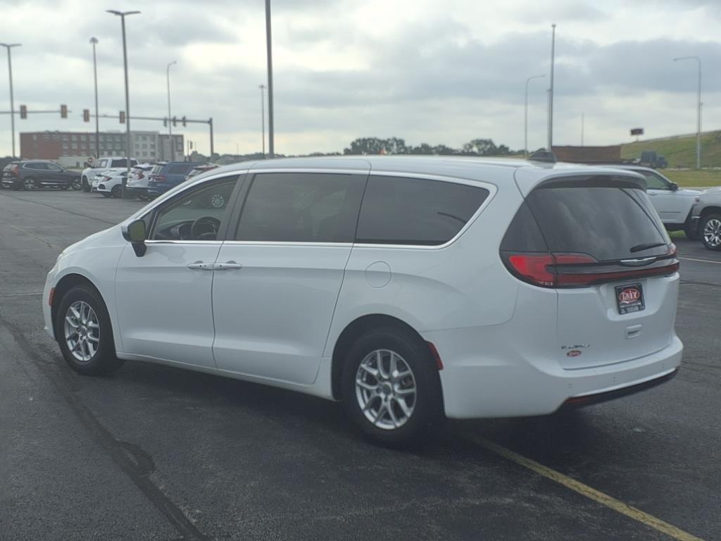 used 2023 Chrysler Pacifica car, priced at $23,886