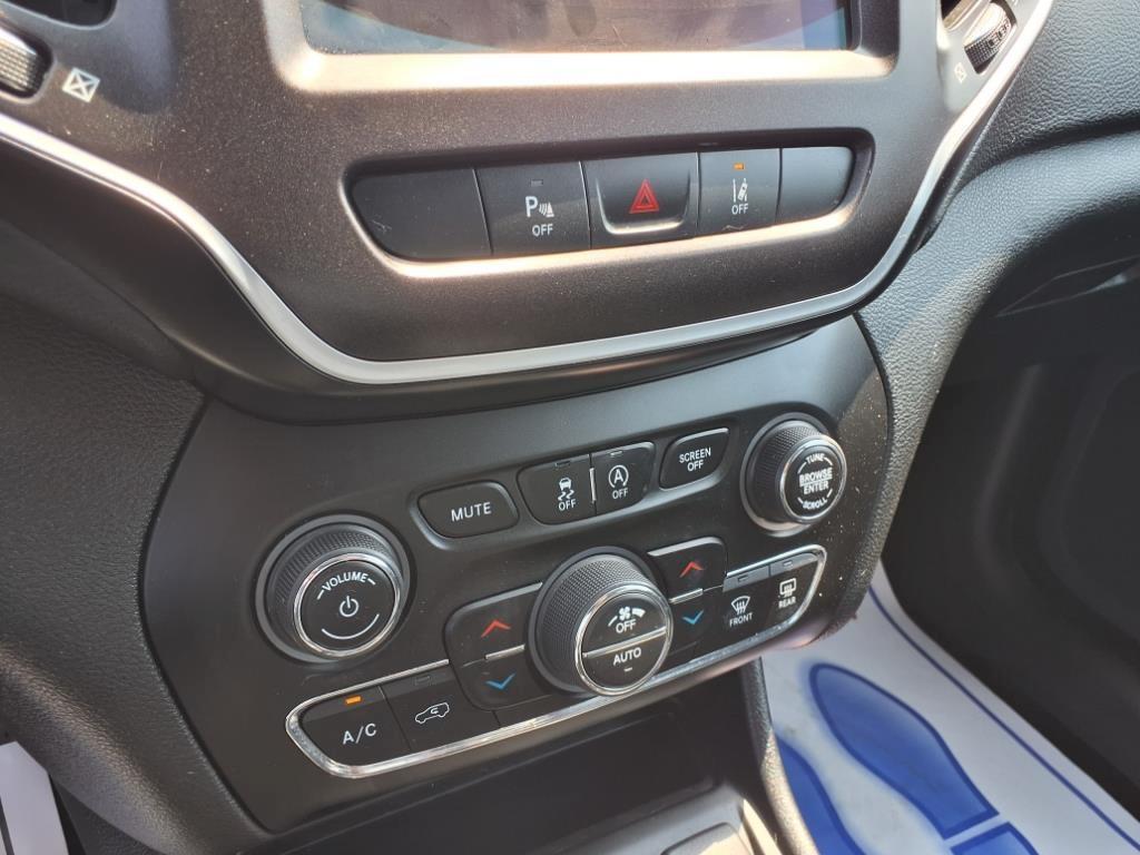 used 2021 Jeep Cherokee car, priced at $23,507