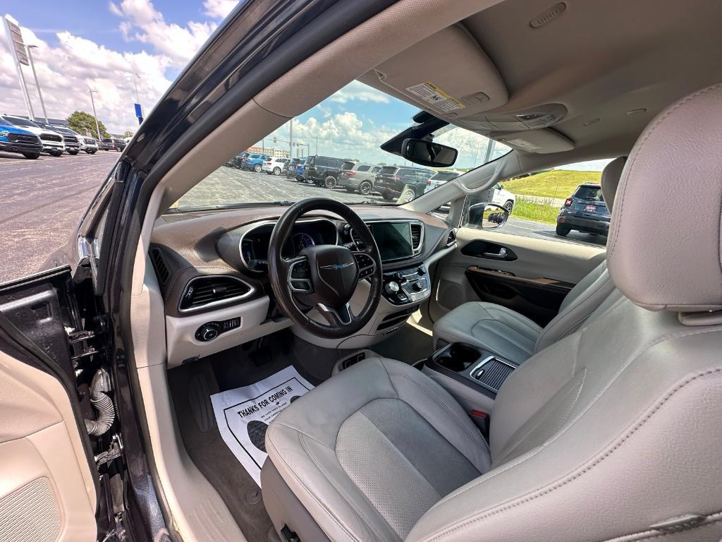 used 2021 Chrysler Pacifica Hybrid car, priced at $27,000