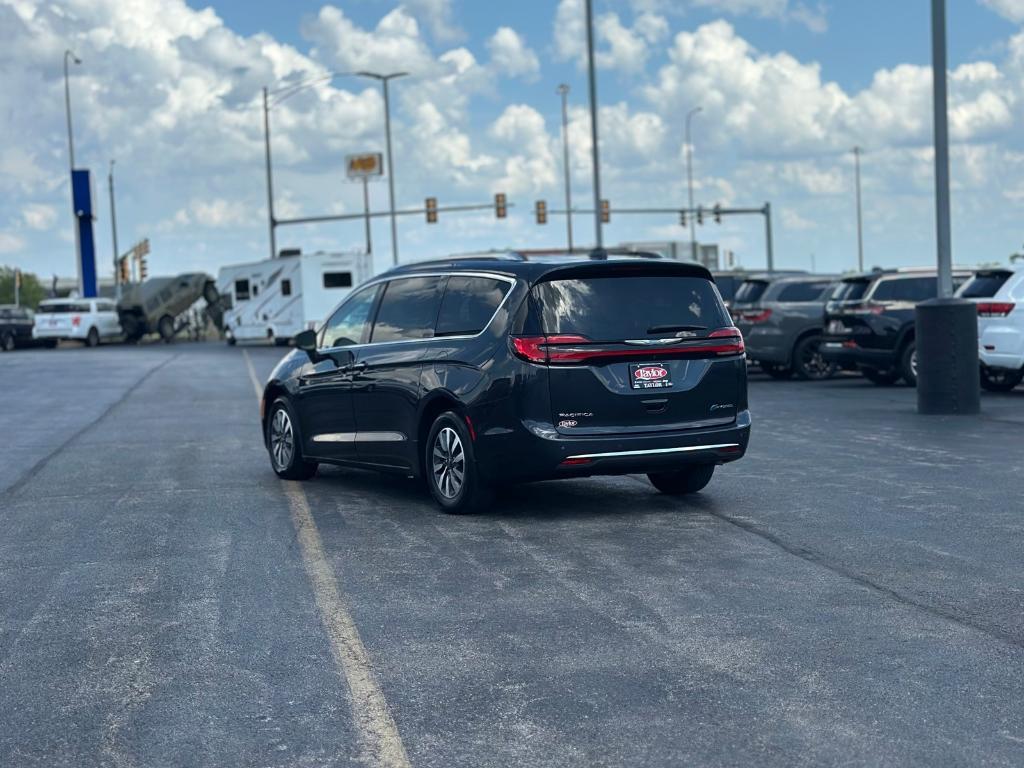 used 2021 Chrysler Pacifica Hybrid car, priced at $27,000