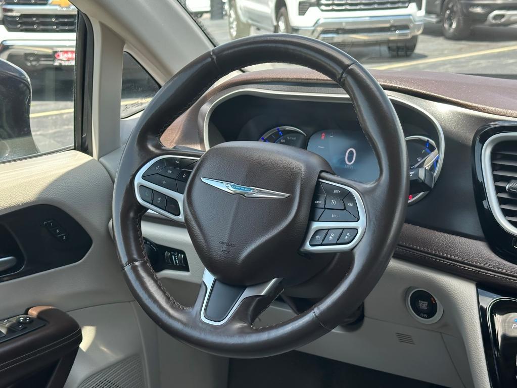 used 2021 Chrysler Pacifica Hybrid car, priced at $27,000