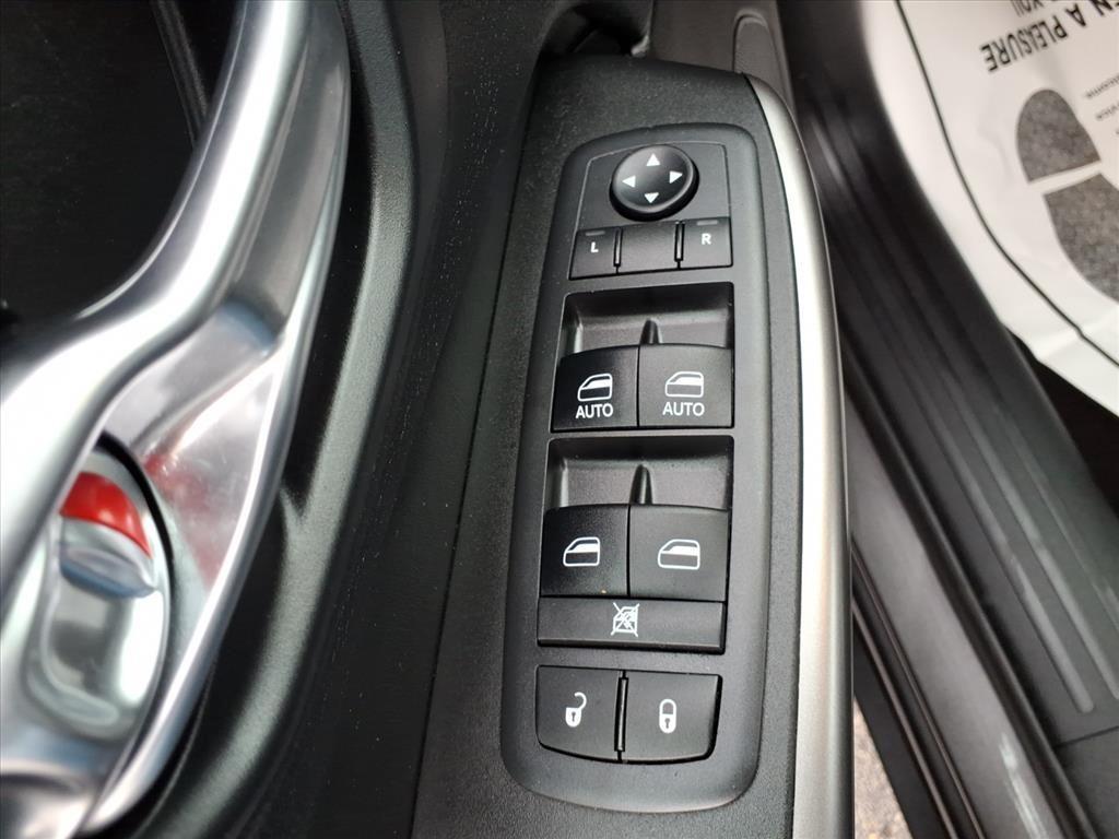 used 2019 Jeep Cherokee car, priced at $18,495