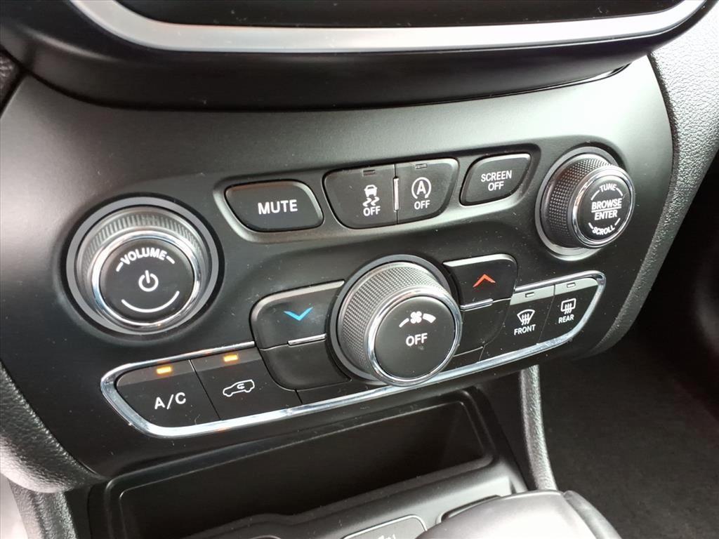 used 2019 Jeep Cherokee car, priced at $18,495