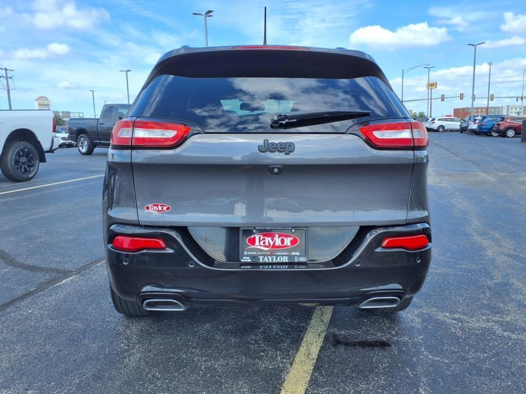 used 2018 Jeep Cherokee car, priced at $15,995