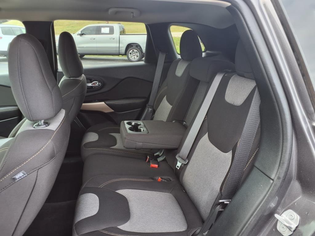 used 2018 Jeep Cherokee car, priced at $15,995