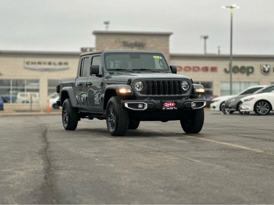 new 2024 Jeep Gladiator car, priced at $45,424