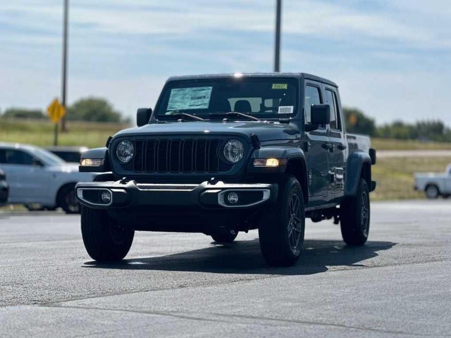 new 2024 Jeep Gladiator car, priced at $45,424