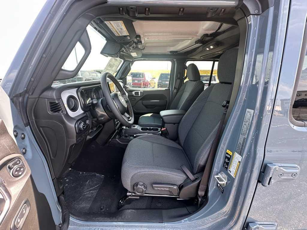 new 2024 Jeep Gladiator car, priced at $45,424