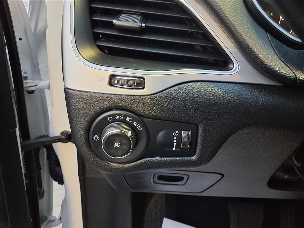 used 2022 Jeep Cherokee car, priced at $26,182