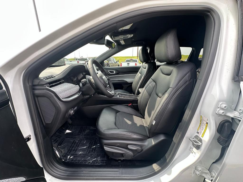 new 2025 Jeep Compass car, priced at $27,821