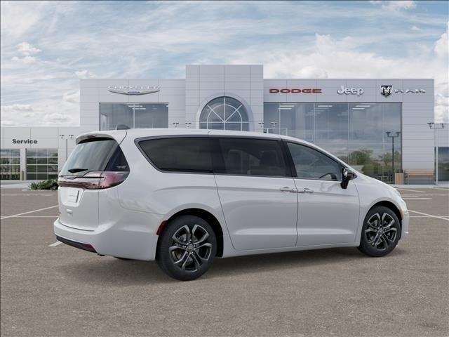 new 2026 Chrysler Pacifica car, priced at $40,411