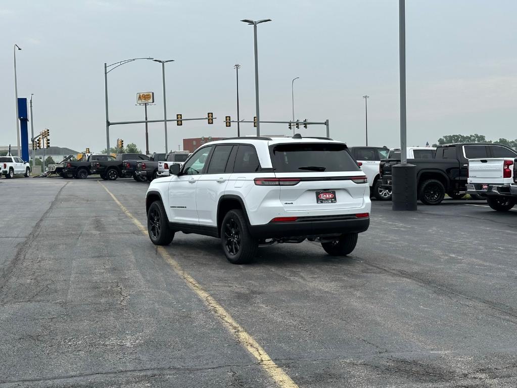 new 2025 Jeep Grand Cherokee car, priced at $41,684