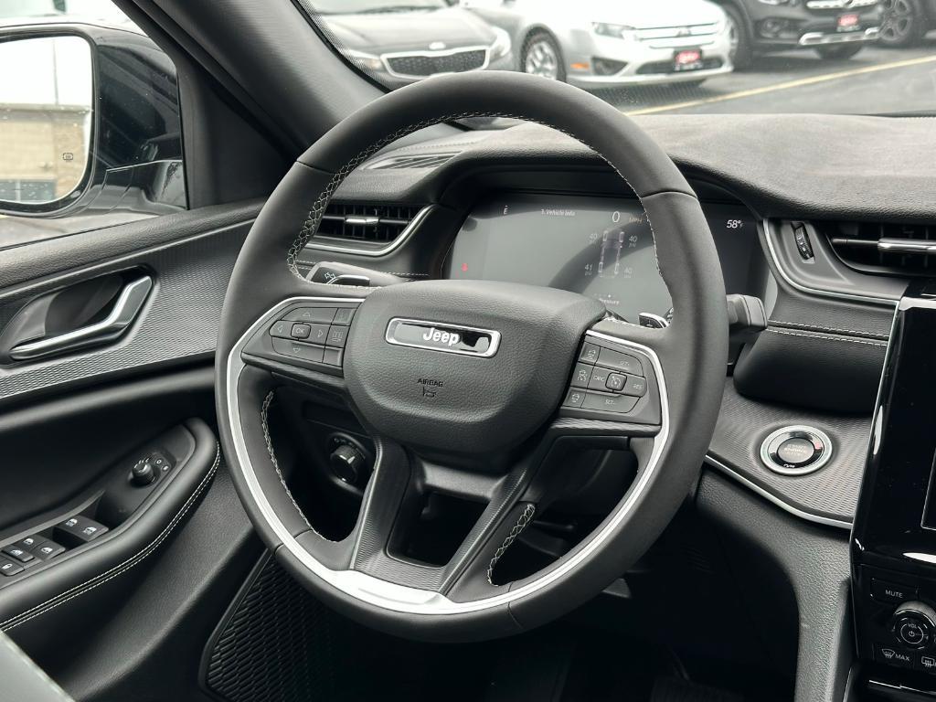 new 2025 Jeep Grand Cherokee car, priced at $41,684