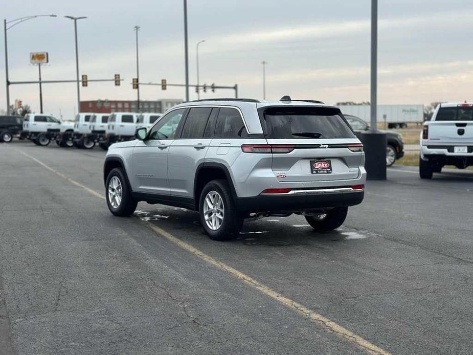 new 2025 Jeep Grand Cherokee car, priced at $42,175